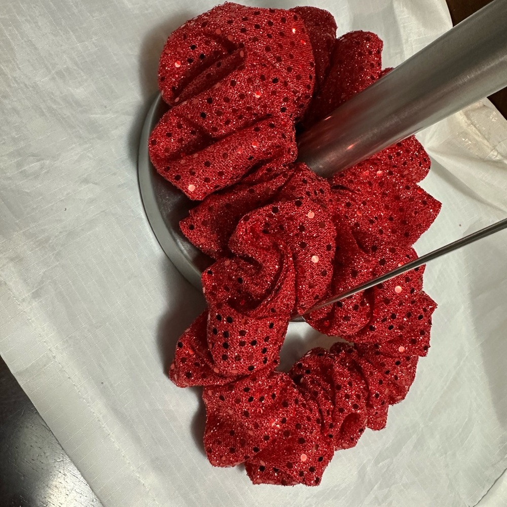 Scrunchie - Picture 5 of 10